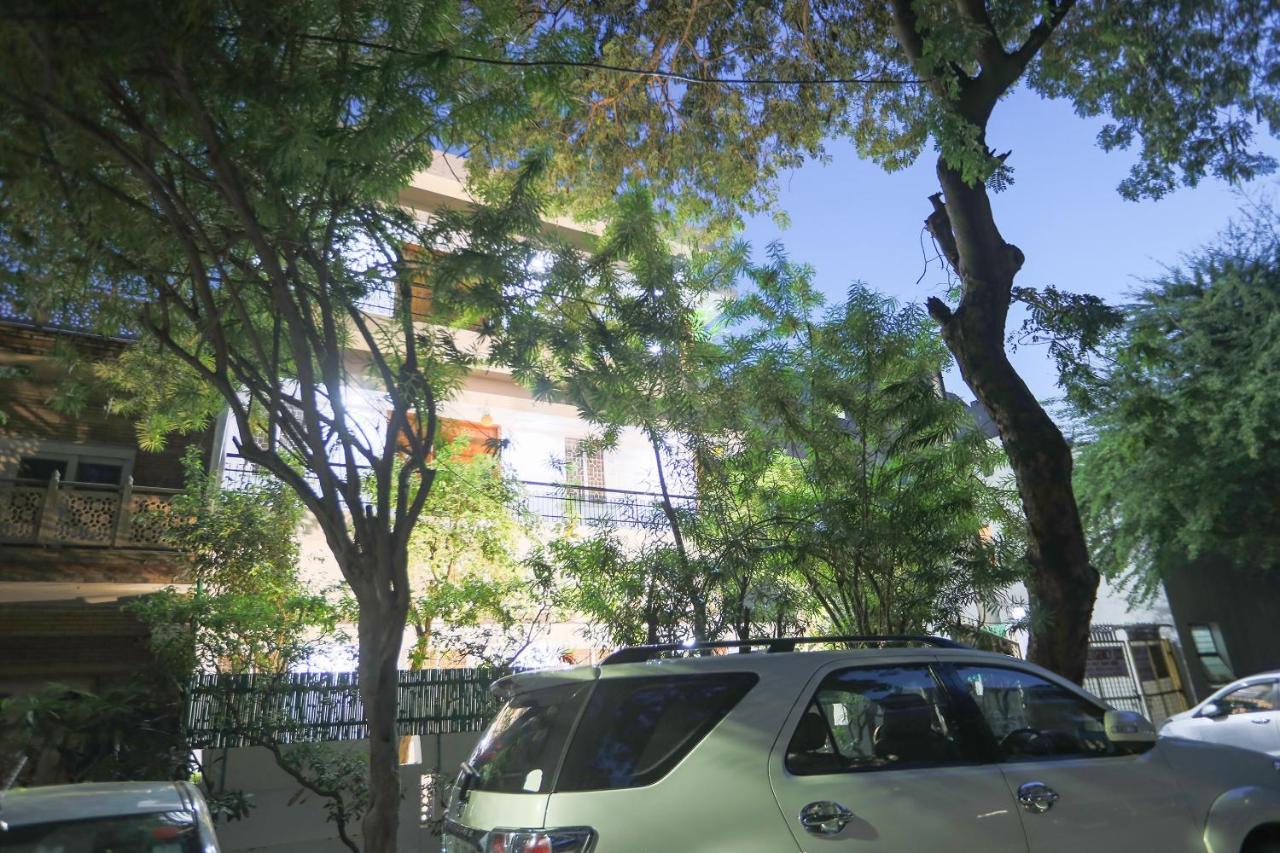 Oyo 62702 Golden Home Stay Нью-Делі Екстер'єр фото
