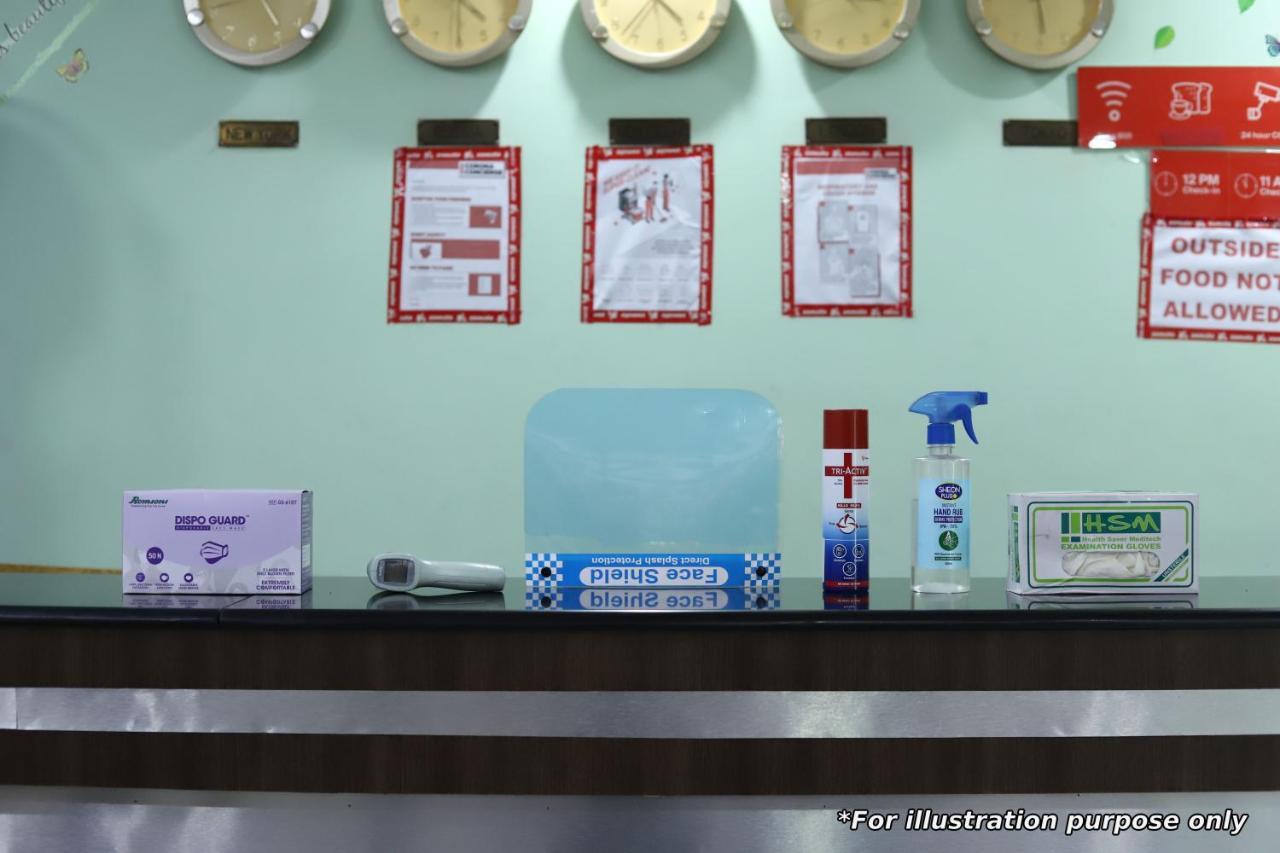 Oyo 62702 Golden Home Stay Нью-Делі Екстер'єр фото